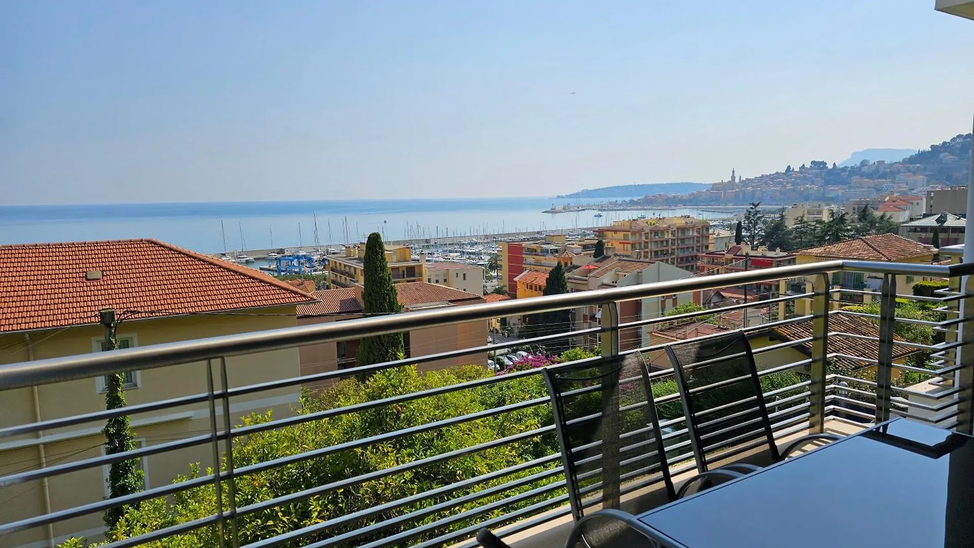 The blue house, lovely apartment in the Côte d'Azur for 6 people Menton