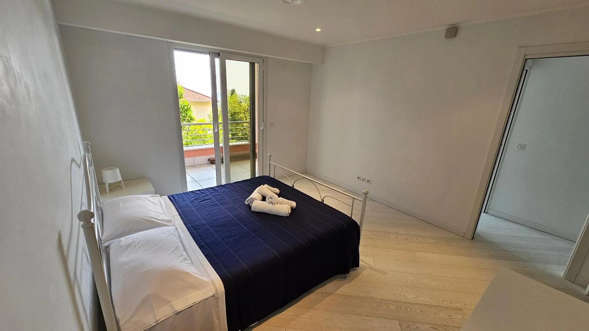 The blue house, lovely apartment in the Côte d'Azur for 6 people Menton