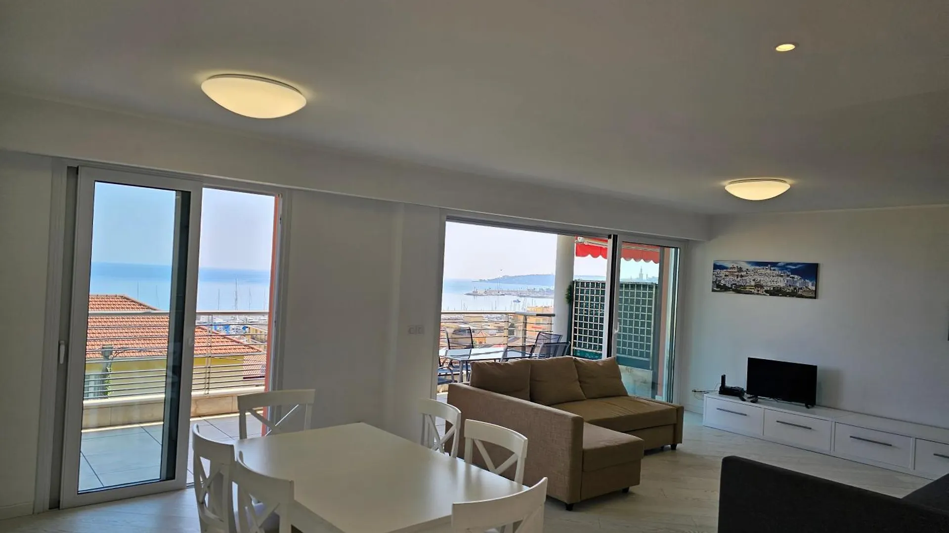 The blue house, lovely apartment in the Côte d'Azur for 6 people Menton