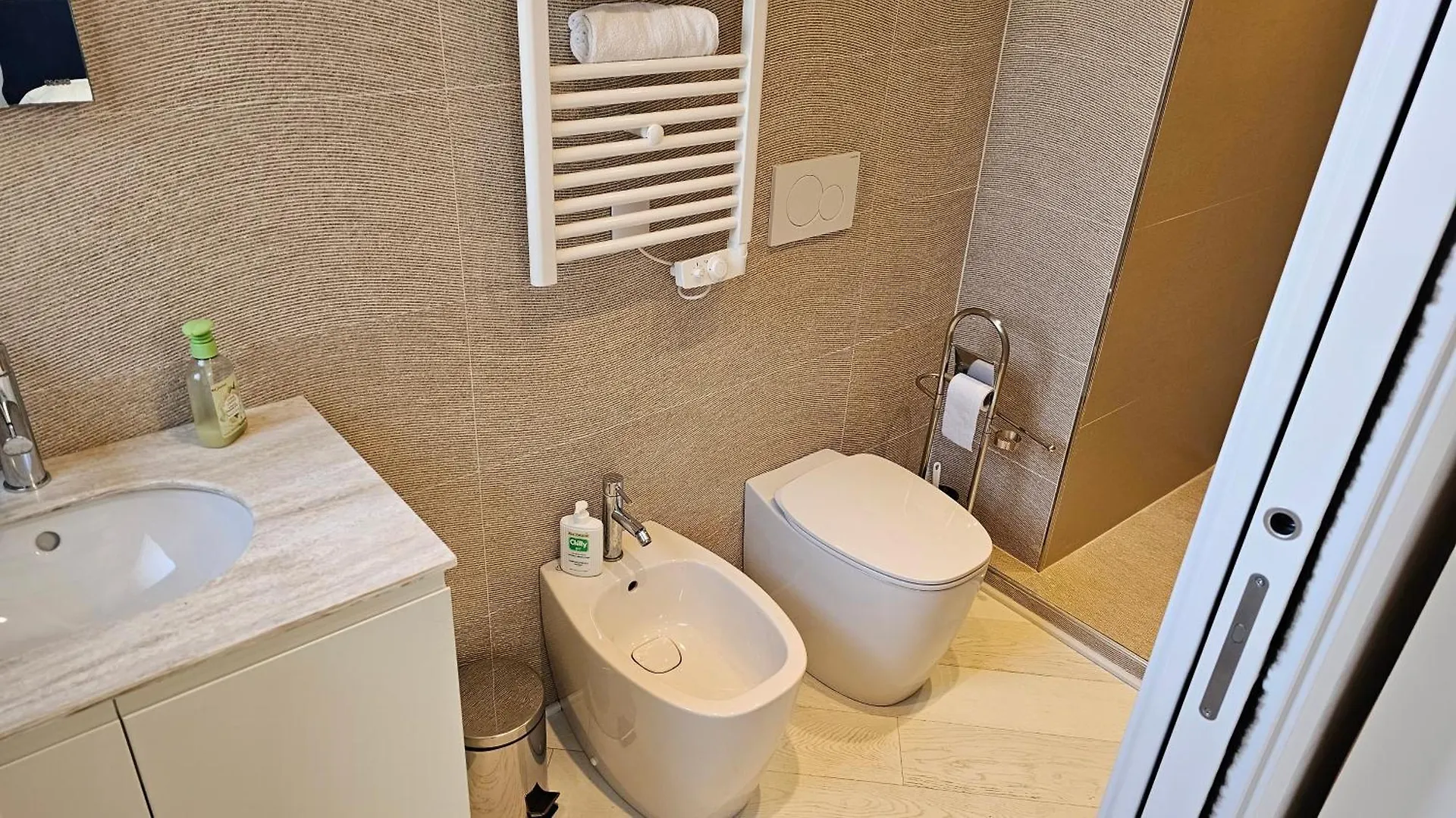 The blue house, lovely apartment in the Côte d'Azur for 6 people Menton France