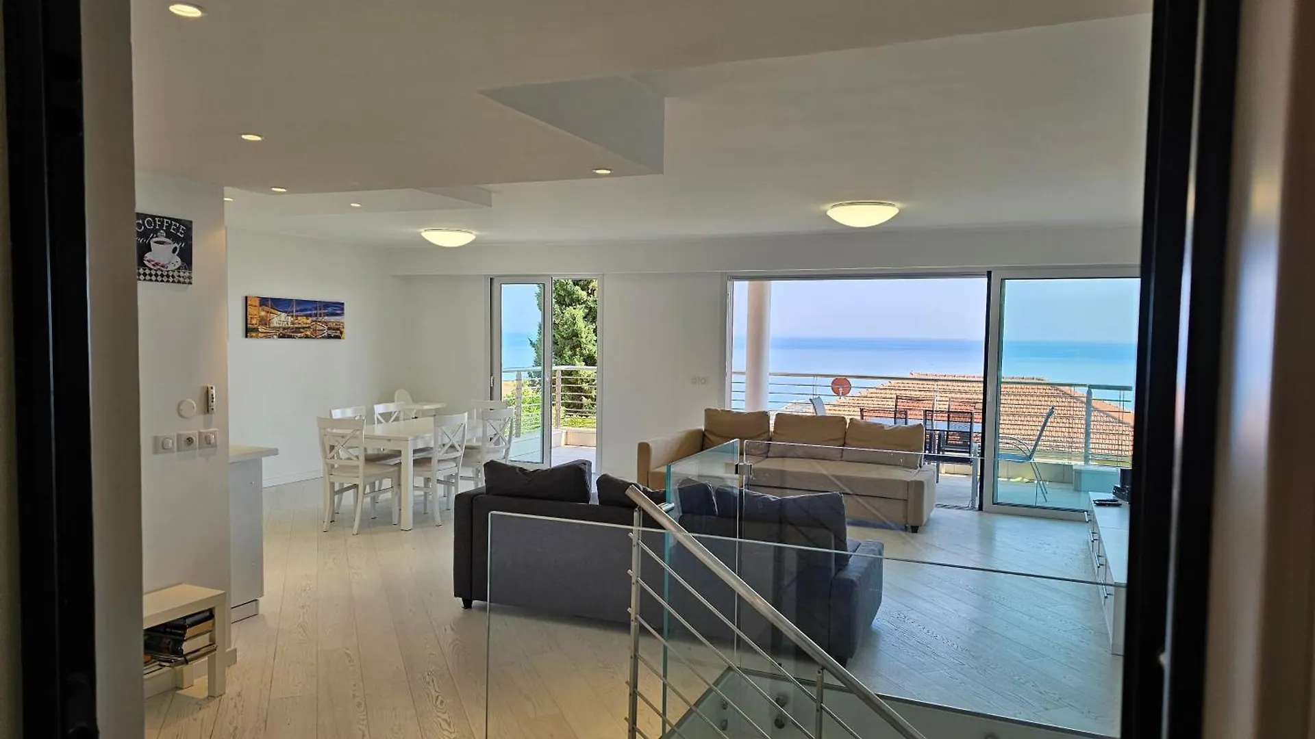 The blue house, lovely apartment in the Côte d'Azur for 6 people Menton